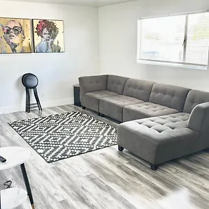 Cozy And Spacious Las Vegas